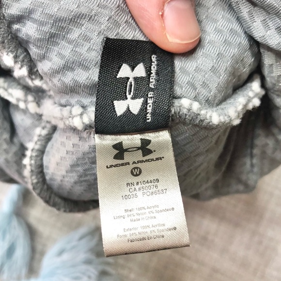 Under Armour over ear cable knit pompom hat, moisture wicking lining - Picture 4 of 4